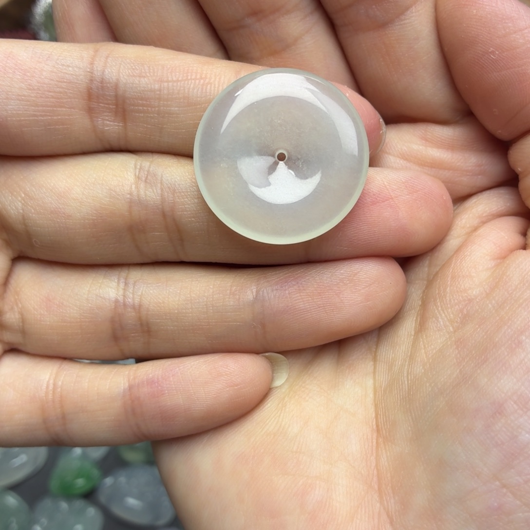 翡翠未镶嵌颈饰高冰平安扣