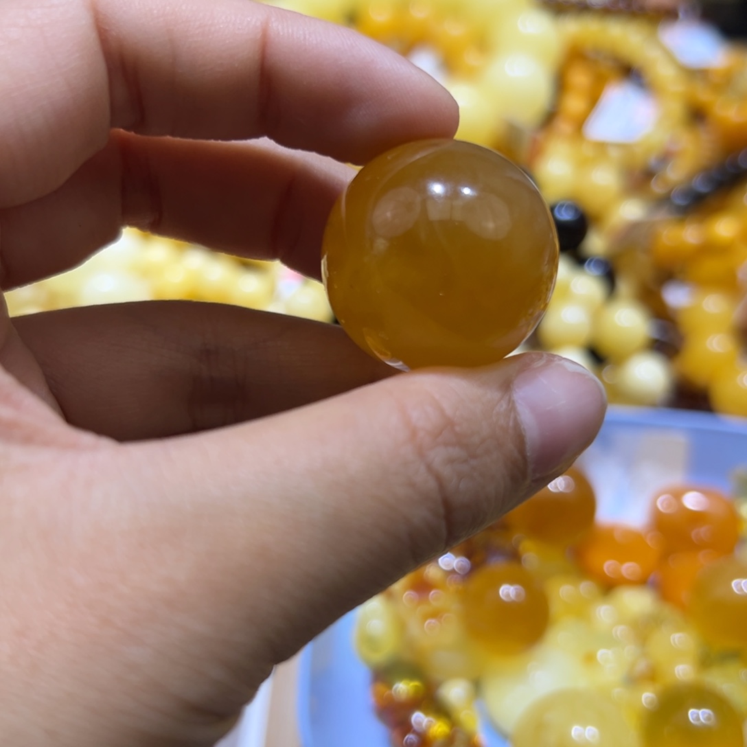 琥珀珠宝奇石未镶嵌