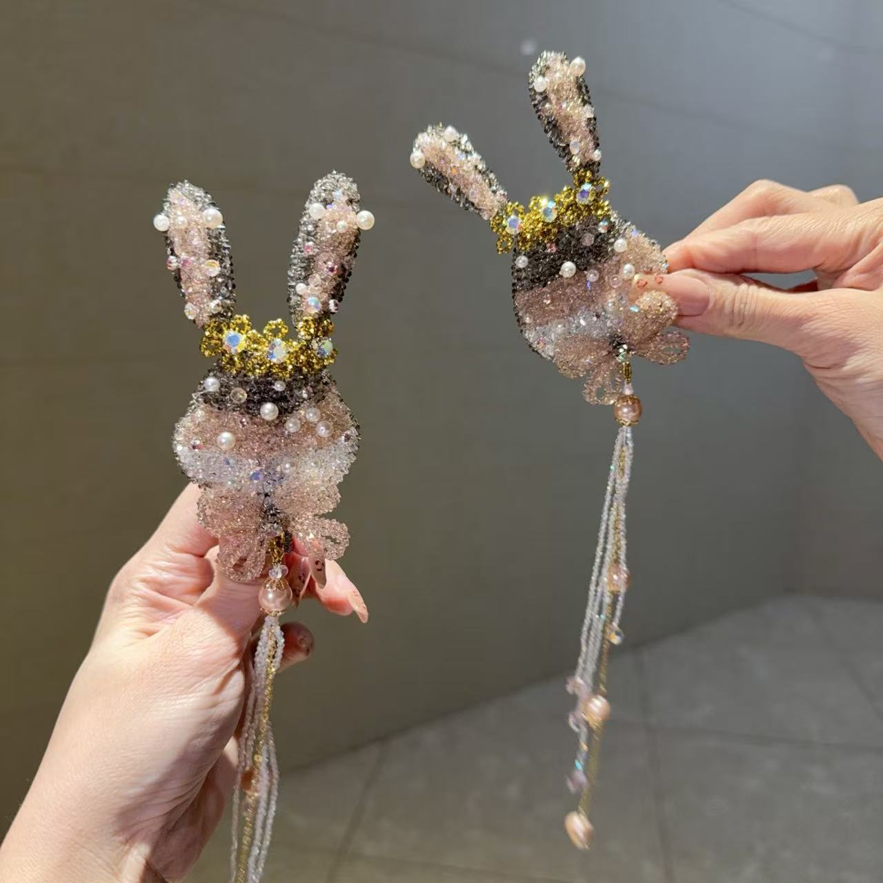 非金属合成锆石胸针 【莫奈海之星】朱迪系列边夹胸针设计气质优雅