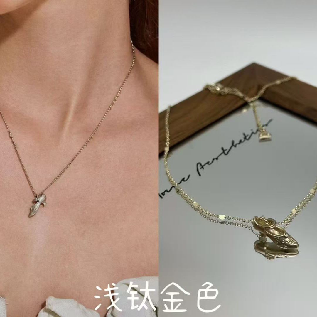 D121浅太金色芭蕾舞鞋项链