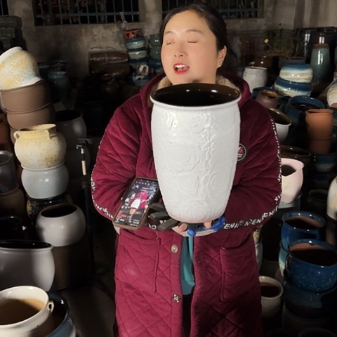 口20高31瑕疵盆子。 