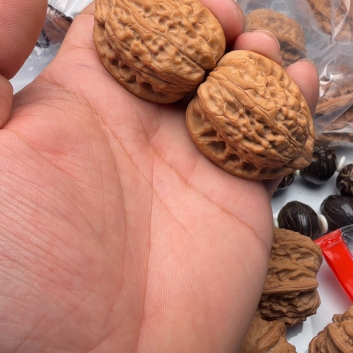 给****文玩核桃吊坠麻核桃10