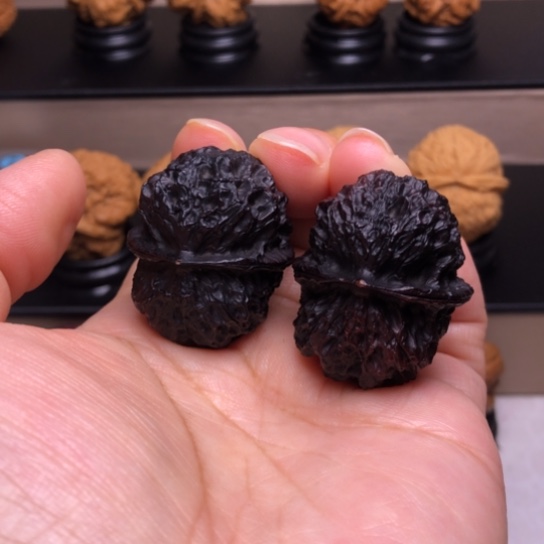 文玩核桃把件麒麟地闷22