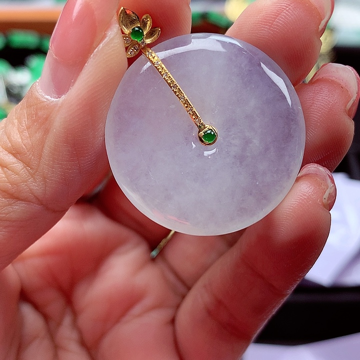 翡翠颈饰18K金镶嵌翡翠