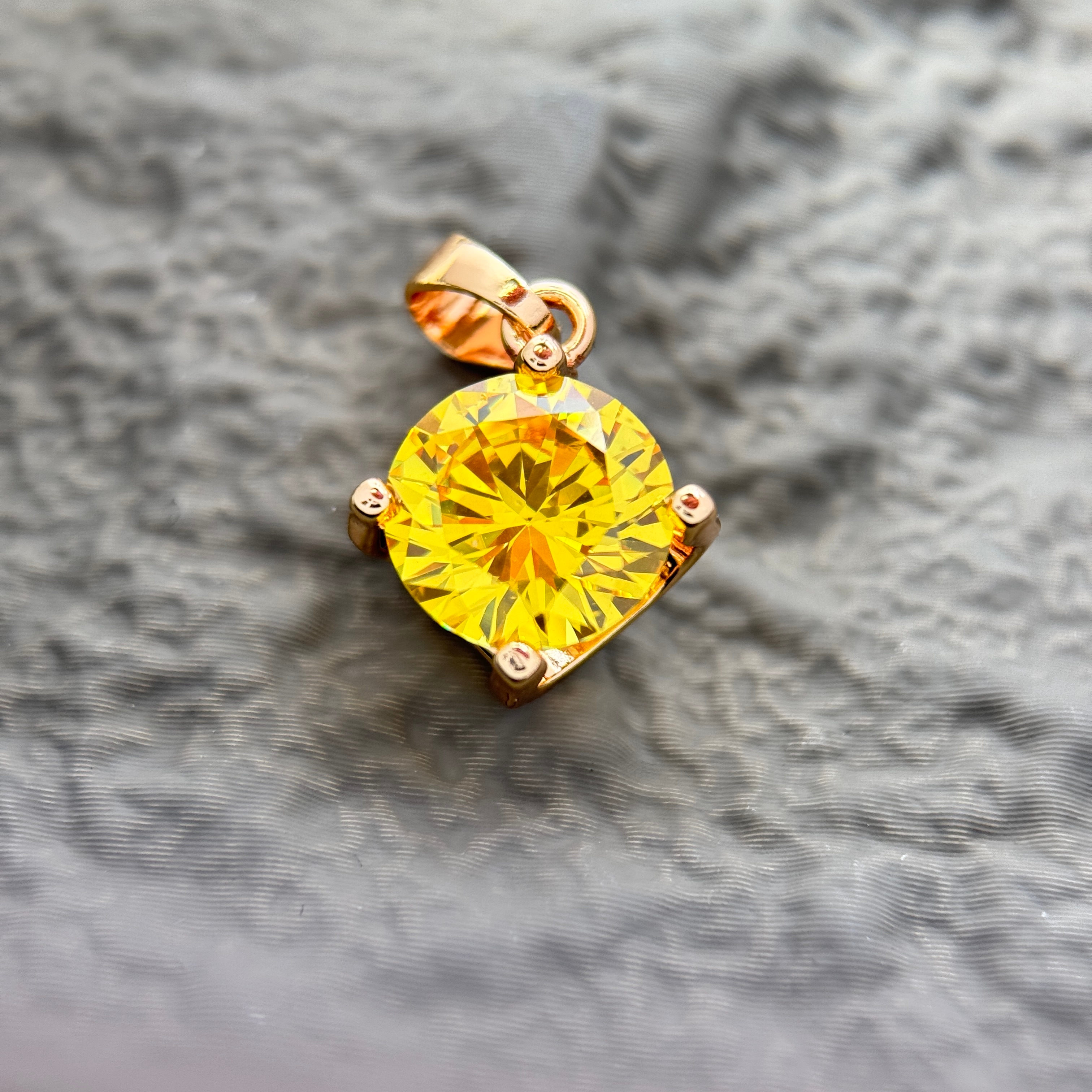 非金属珐琅吊坠  【泓达珠宝】高货吊坠-B08