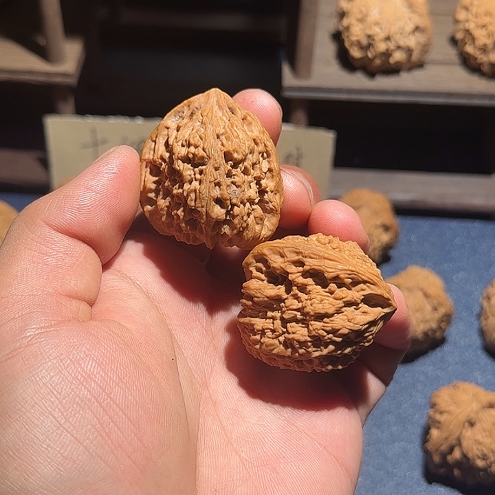 z***.猴头核桃吊坠南疆