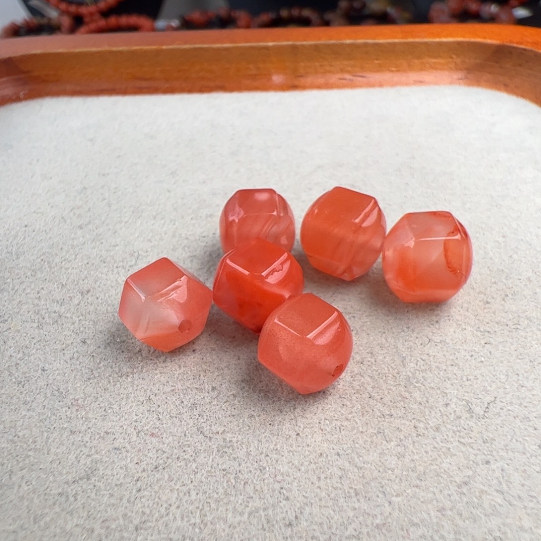 南红玛瑙未镶嵌（六棱柱8mm+发一