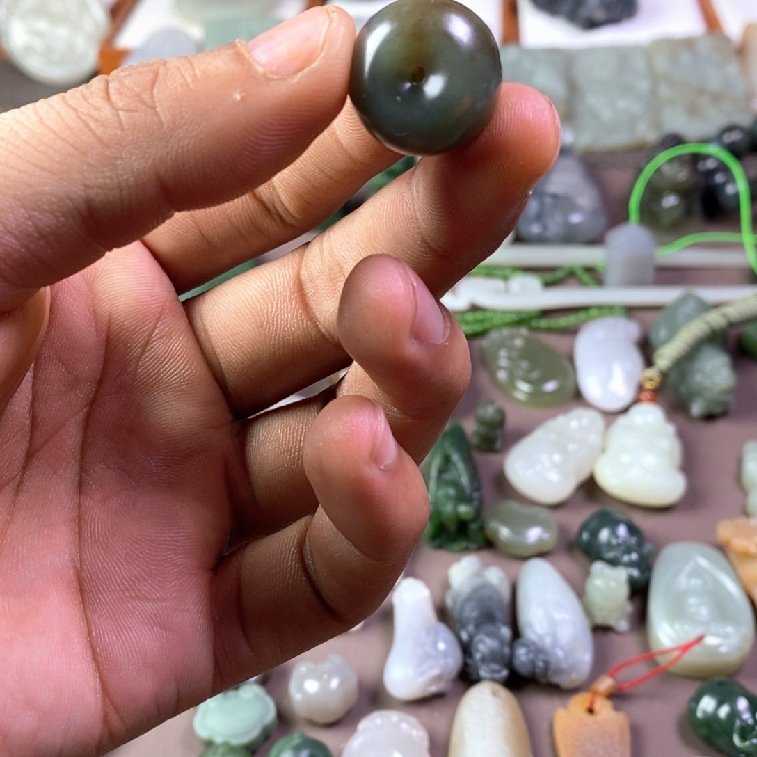 和田玉颈饰未镶嵌用****哥