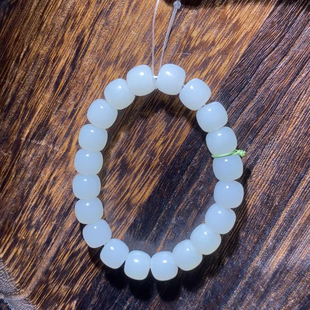 和田玉手串未镶嵌大*卡10老型