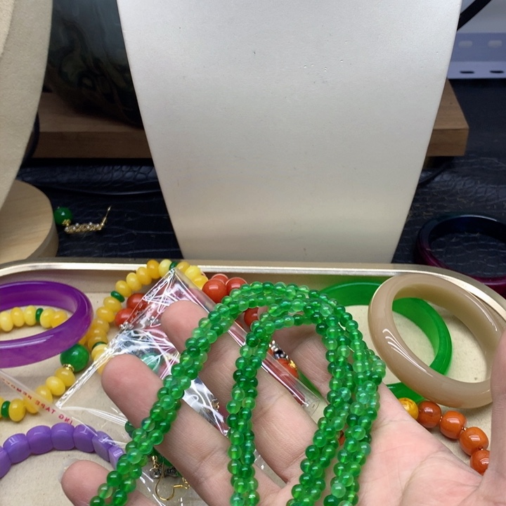 翡翠颈饰未镶嵌吊坠规格