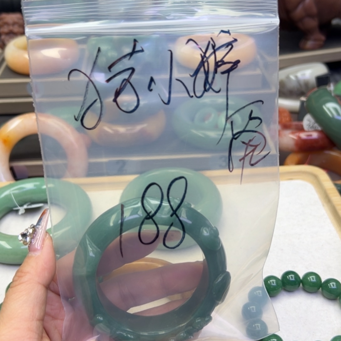 未镶嵌手镯石英岩玉?***?