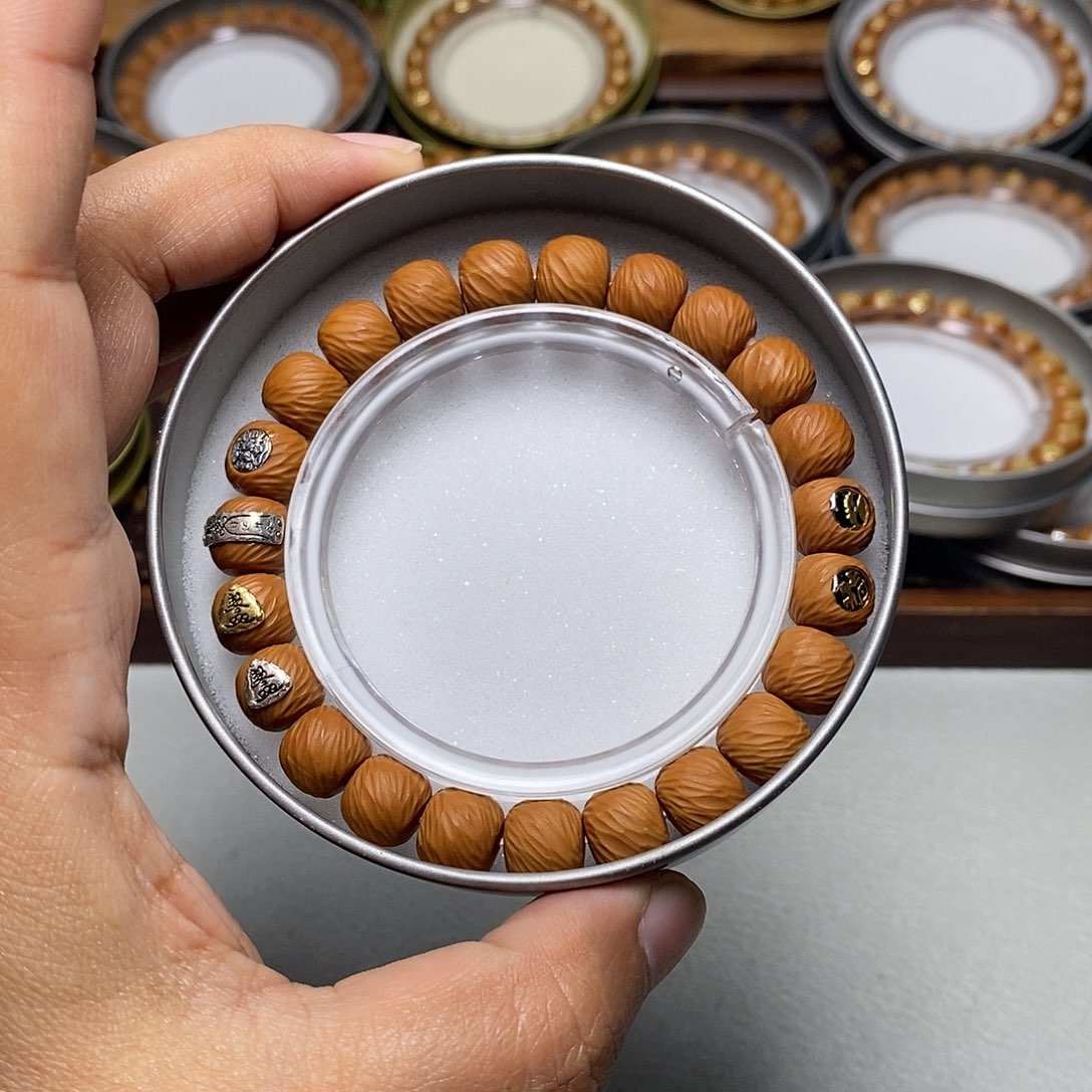 猴头核桃手串89号六标高配云锦10左右