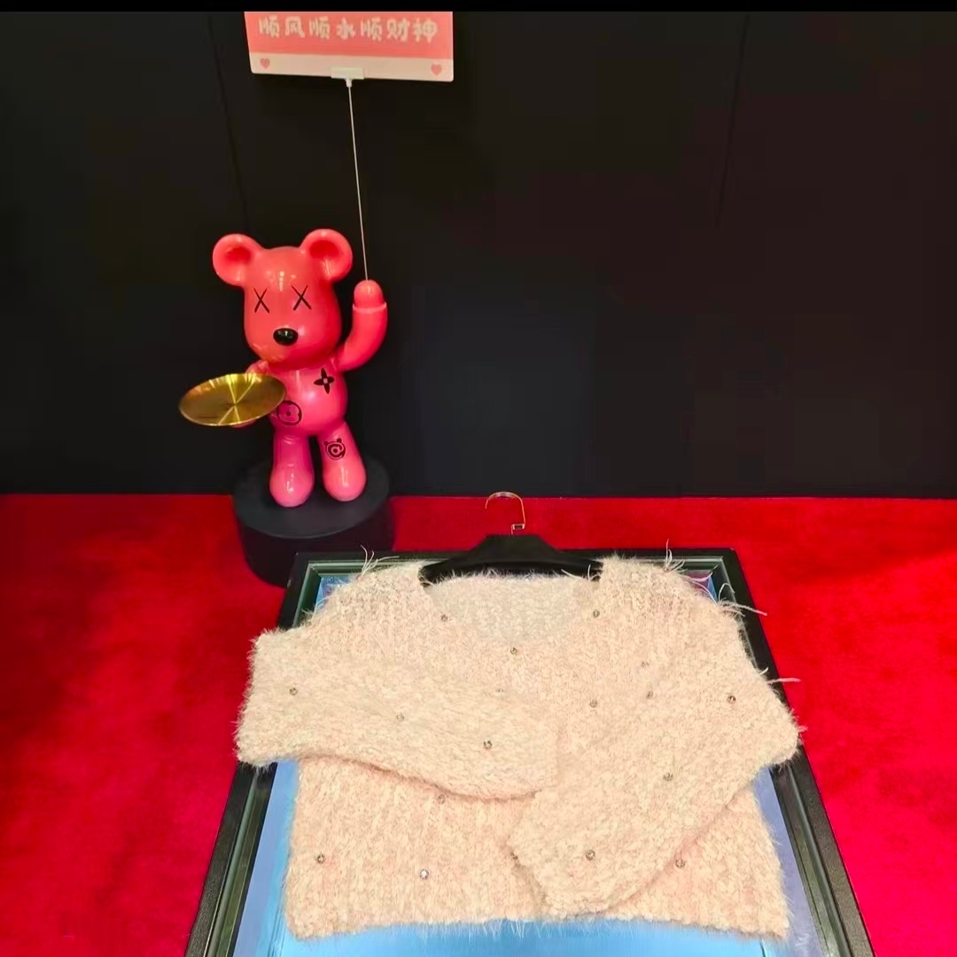 +46新款时尚设计师钉钻小香风气质针织上衣编织百搭