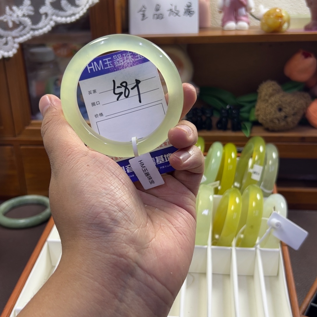 蛇纹石玉未镶嵌手镯399