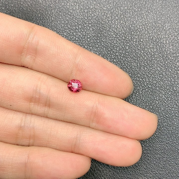 碧玺裸石未镶嵌70分左右