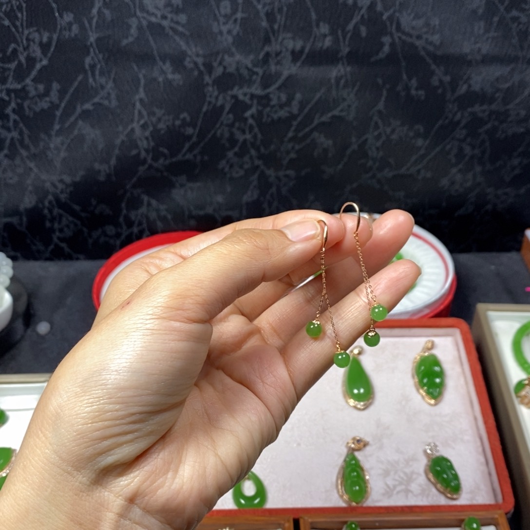 和田玉耳饰18K金镶嵌