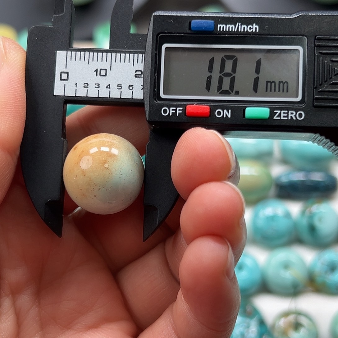 刮***业绿松石未镶嵌珠宝奇石