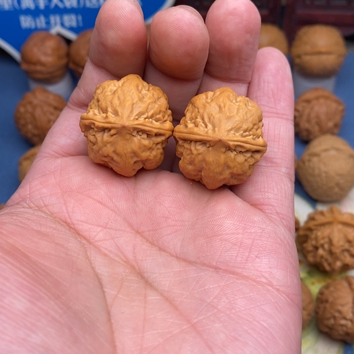 文玩核桃把件肉龙