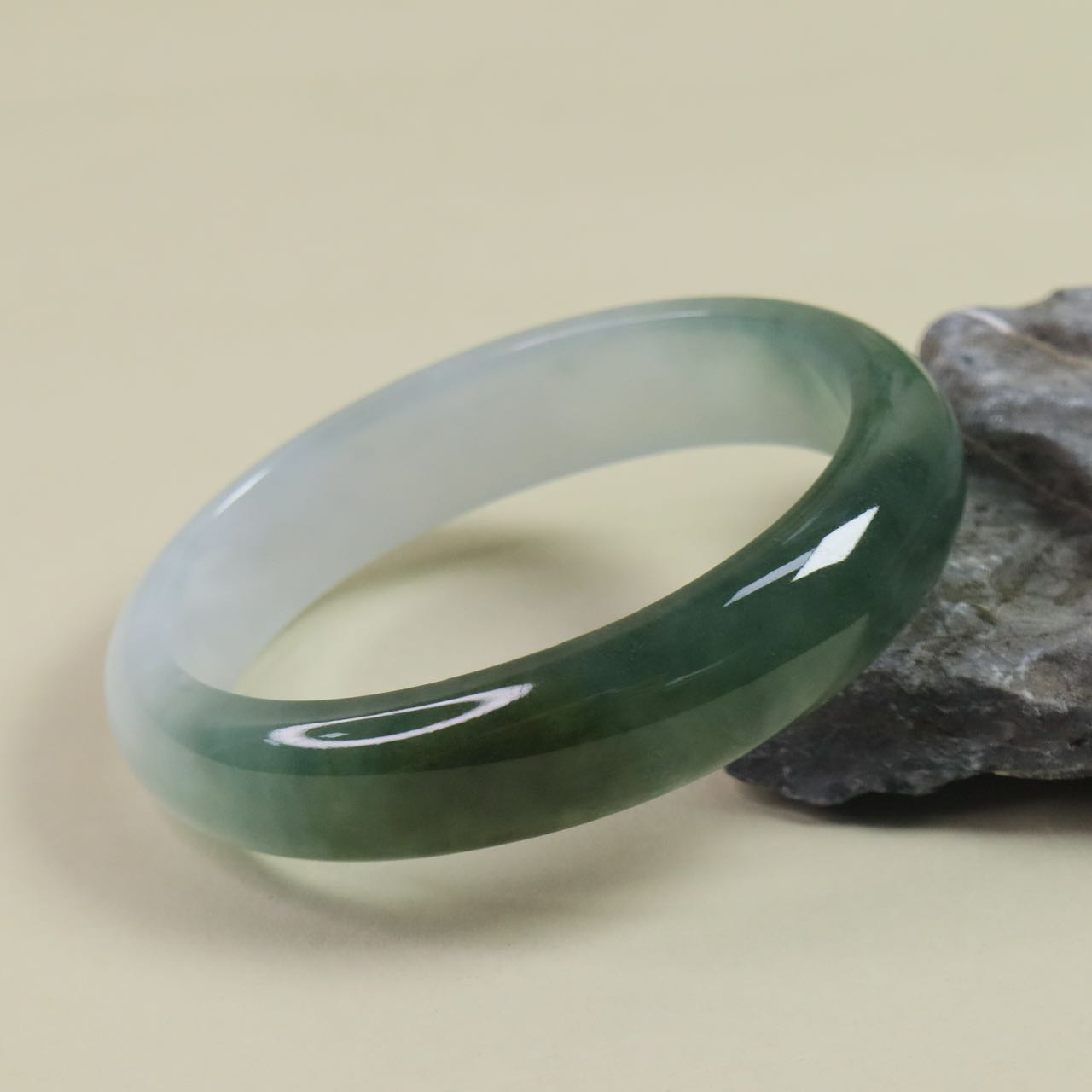 油青天然翡翠手镯-05011503