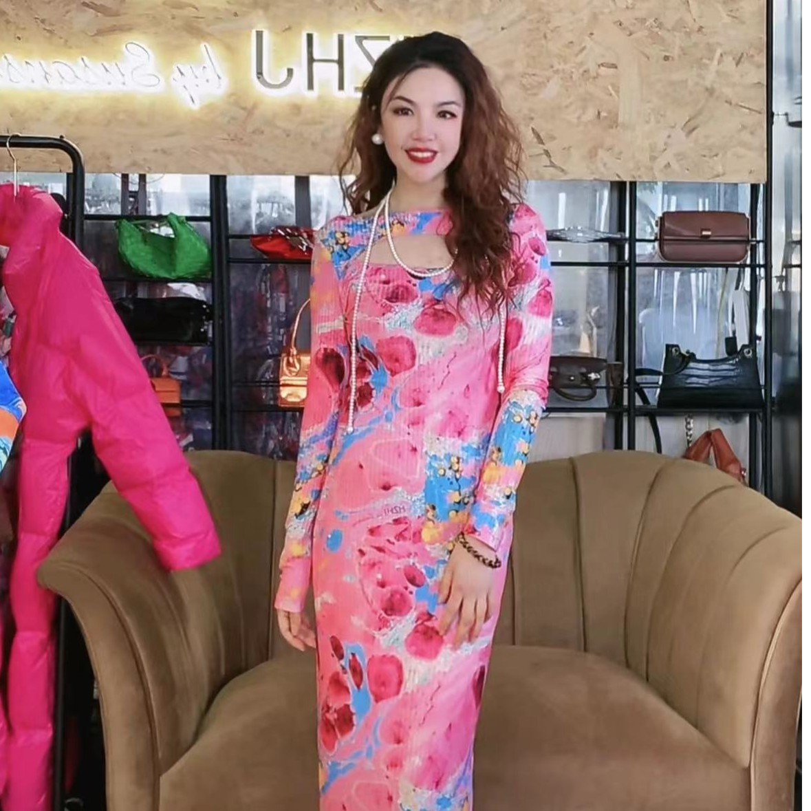 HZHJ设计师款新款樱花恋弹力长袖连衣裙中长款修身轻奢品质820