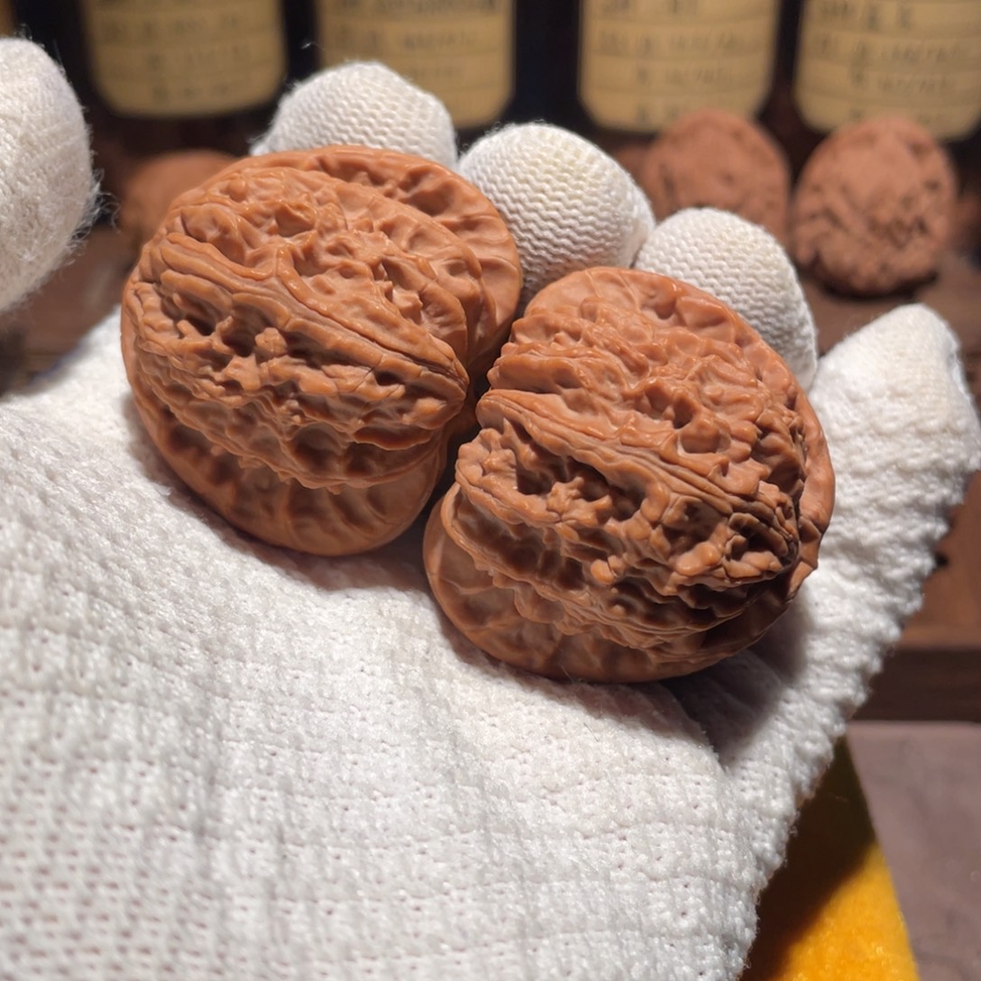 文玩核桃把件43球白