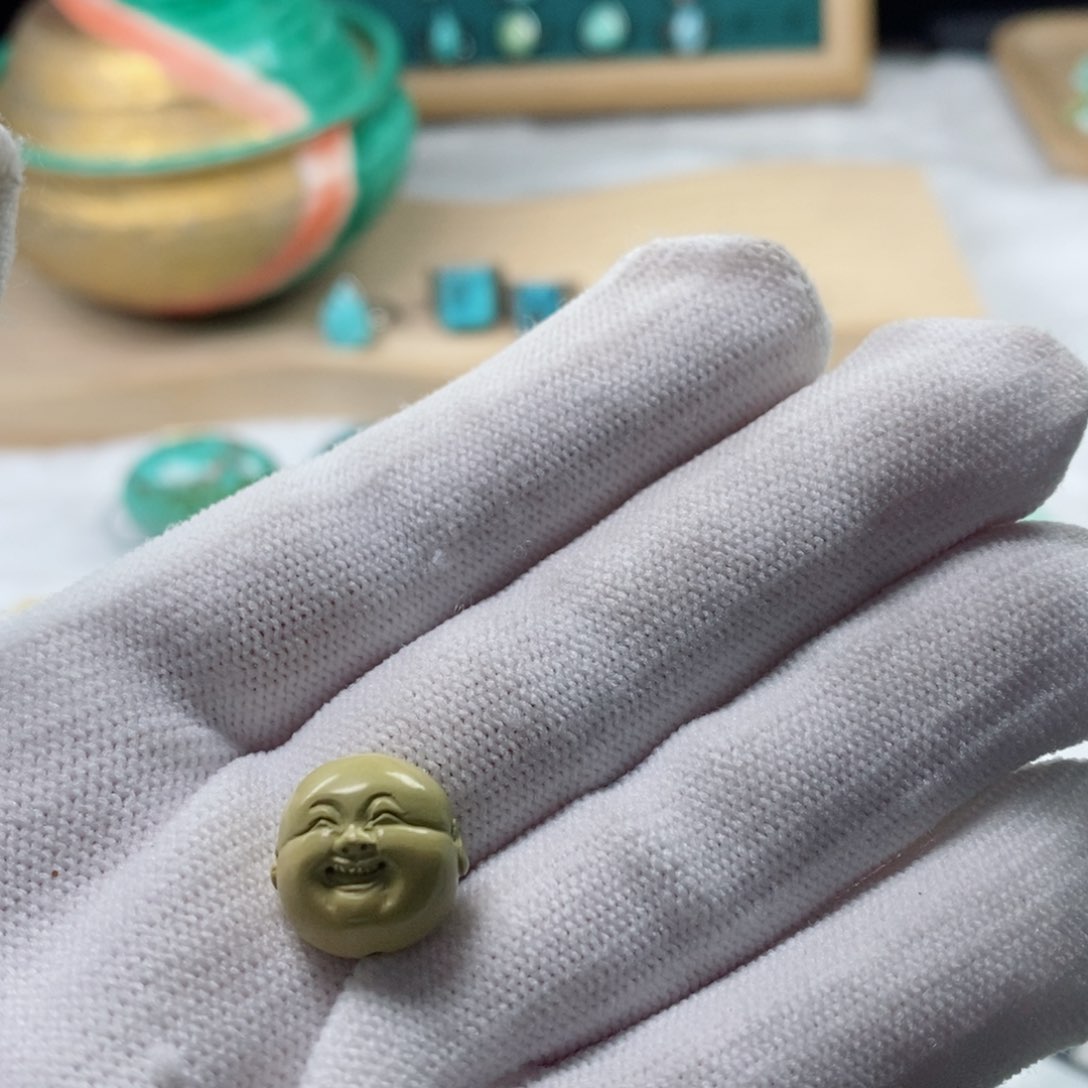 绿松石颈饰未镶嵌?****朵