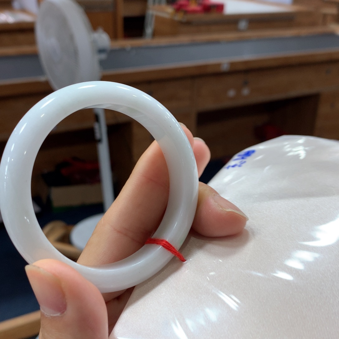 翡翠未镶嵌手镯买断