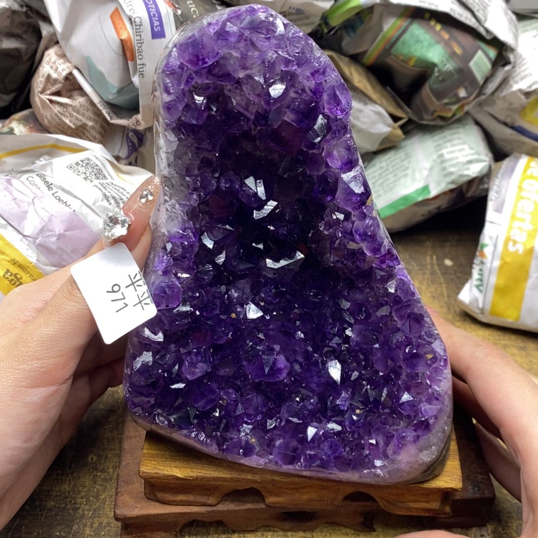 紫晶乌拉圭未镶嵌