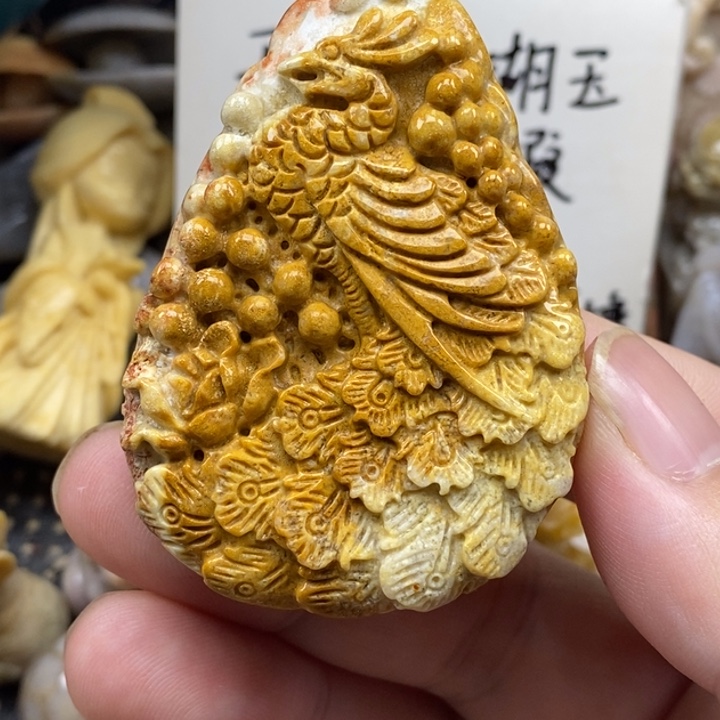 硅化珊瑚（珊瑚玉）未镶嵌颈饰
