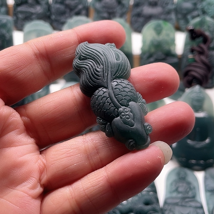 定制翡翠未镶嵌鱼