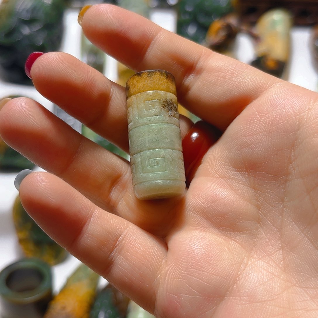 岫岩河磨玉（透闪石质玉）未镶嵌颈饰深*