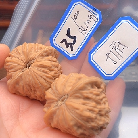 文玩核桃吊坠?****o铁锤