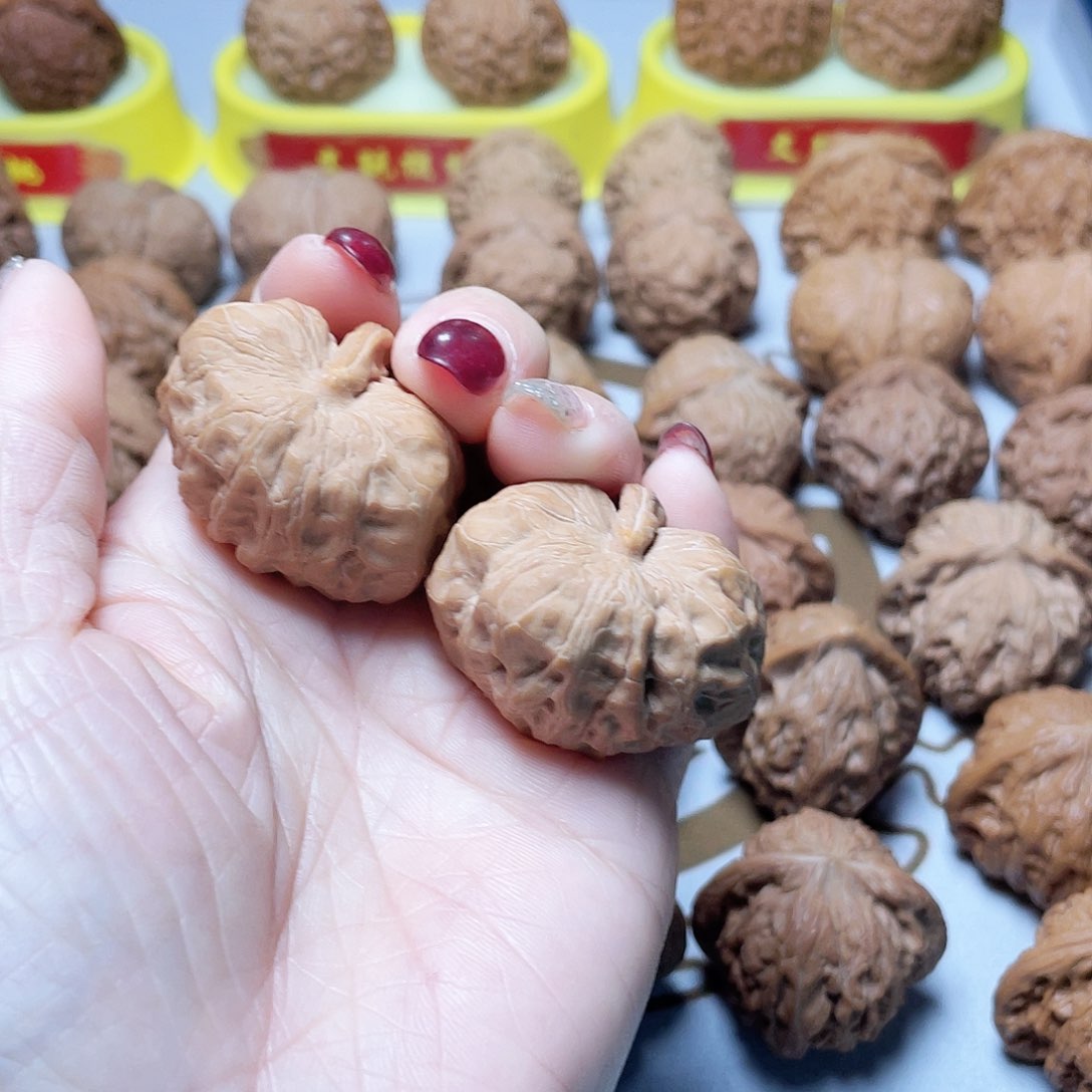 文玩核桃吊坠蛤蟆头