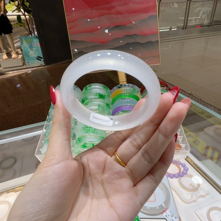 翡翠手镯未镶嵌翡翠手镯