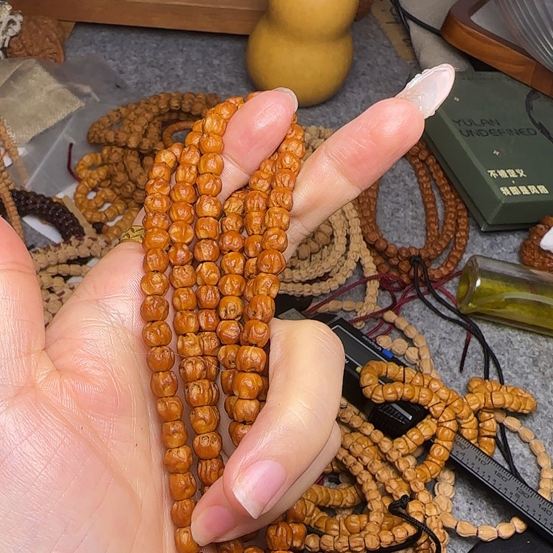 柏香籽/百香籽吊坠?**?红尸陀林