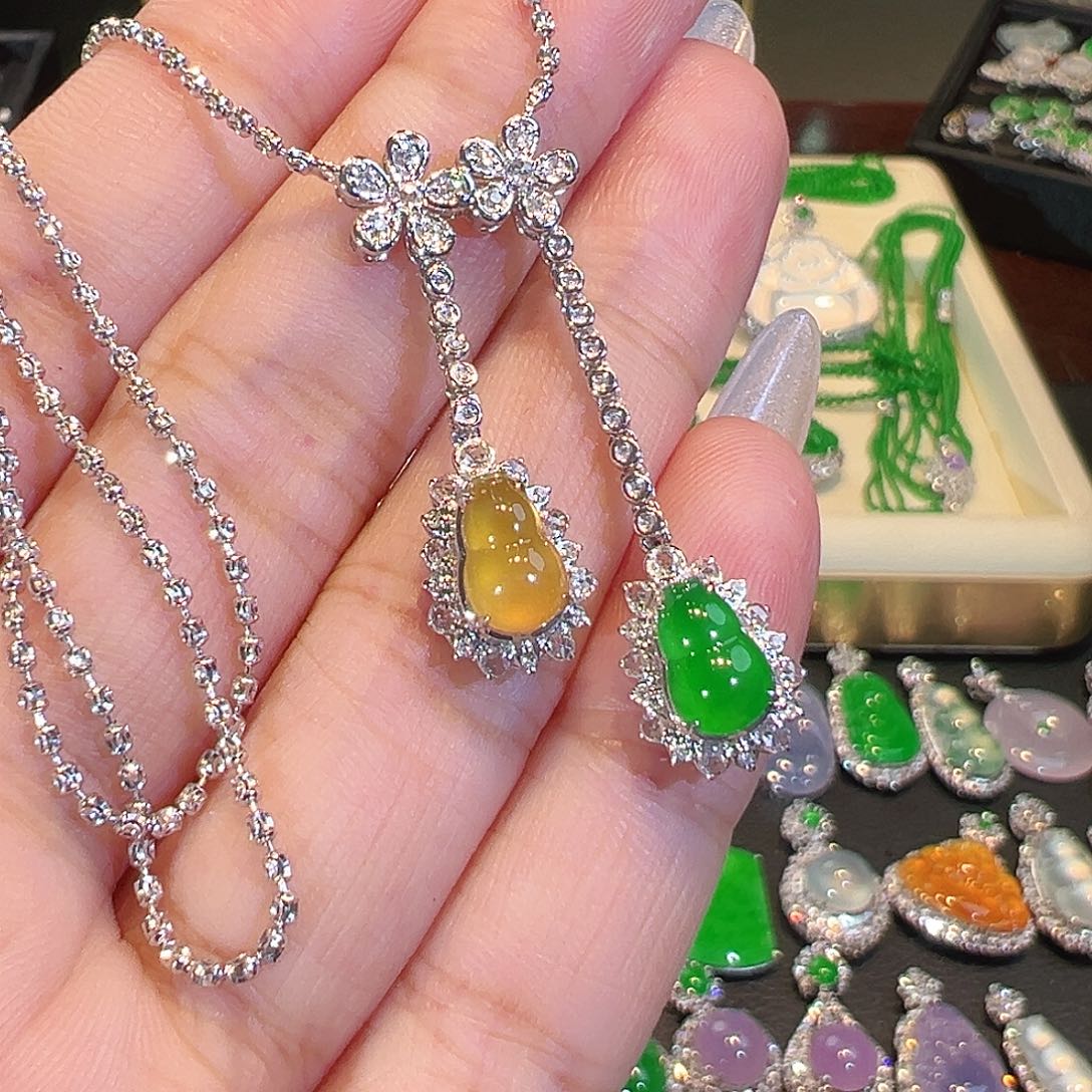 翡翠项链18K金镶嵌翡翠