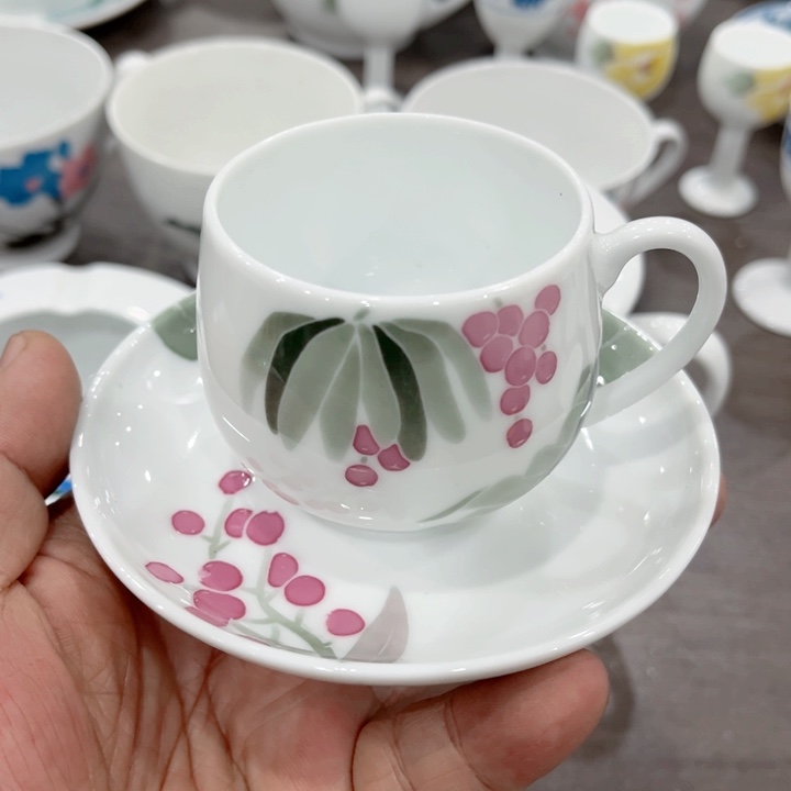 壶釉下五彩的瓷器在瓷器