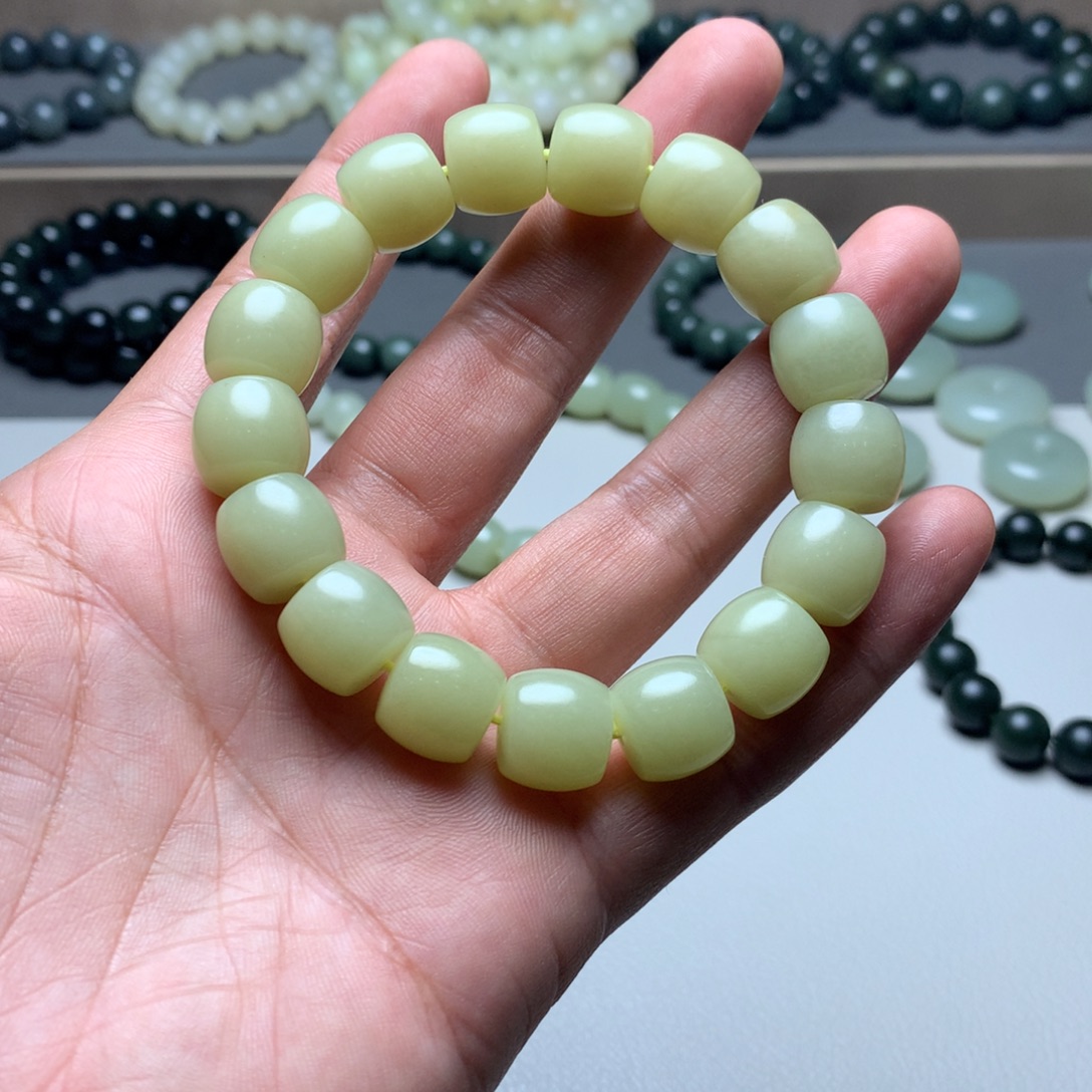 和田玉未镶嵌手链