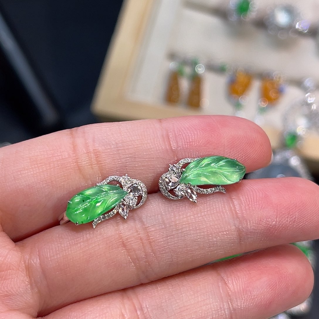 翡翠18K金镶嵌耳饰木那绿叶子