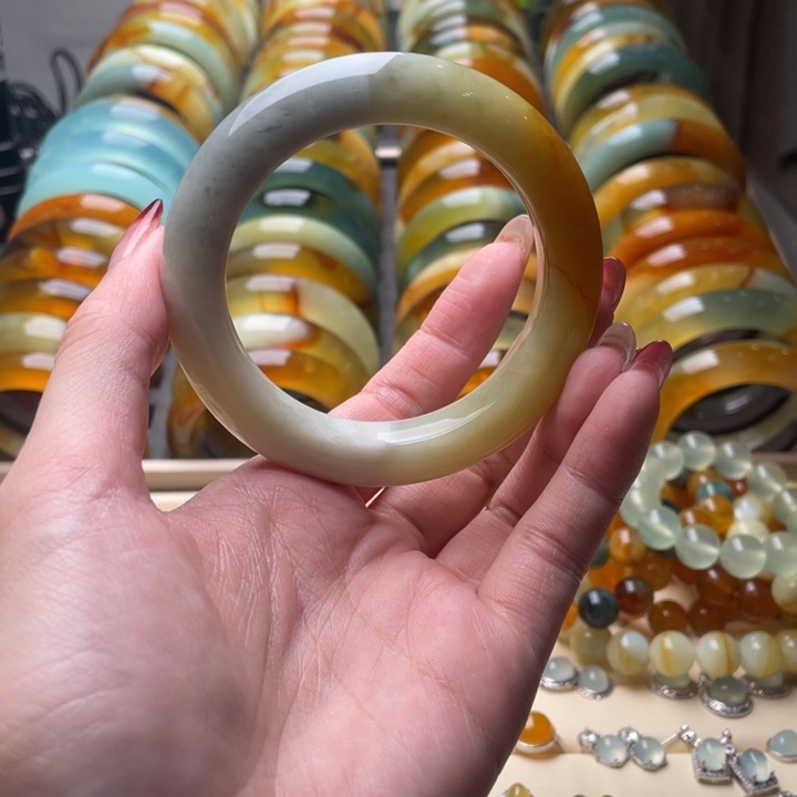 蛇纹石玉手镯未镶嵌56.4