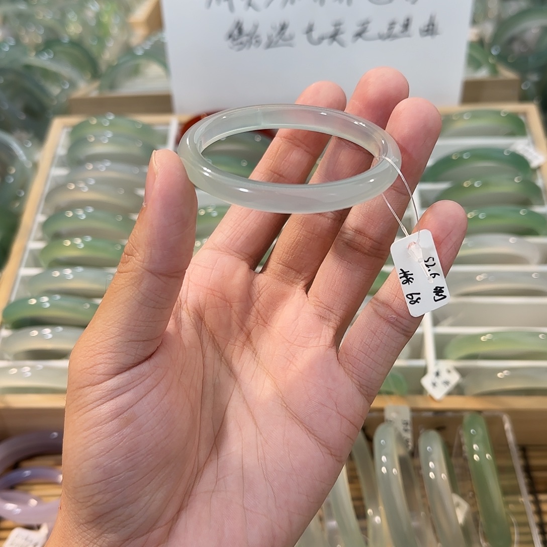 玛瑙/玉髓未镶嵌手镯圈口52.6