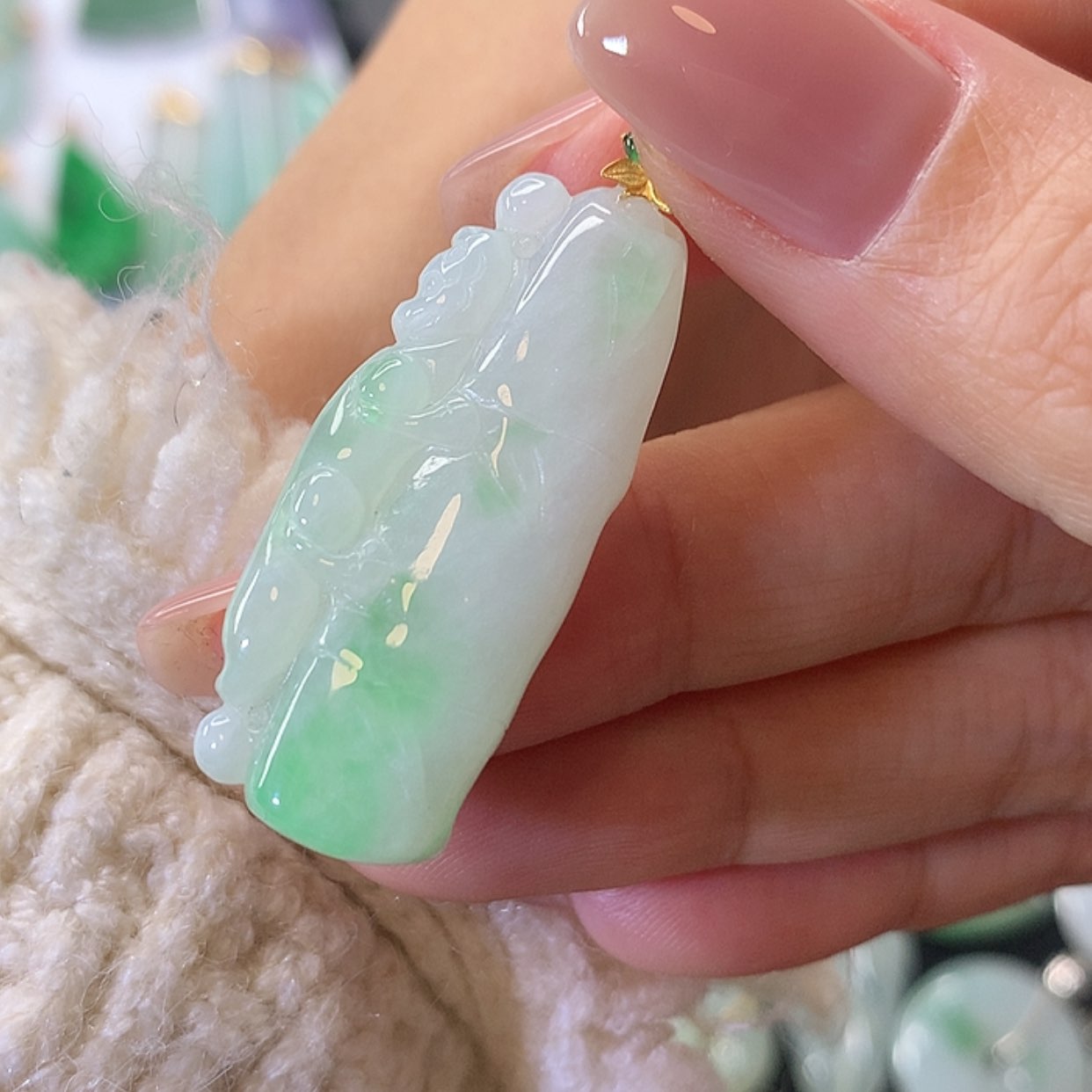 【闪购商品】翡翠吊坠(不含链)18K金镶嵌