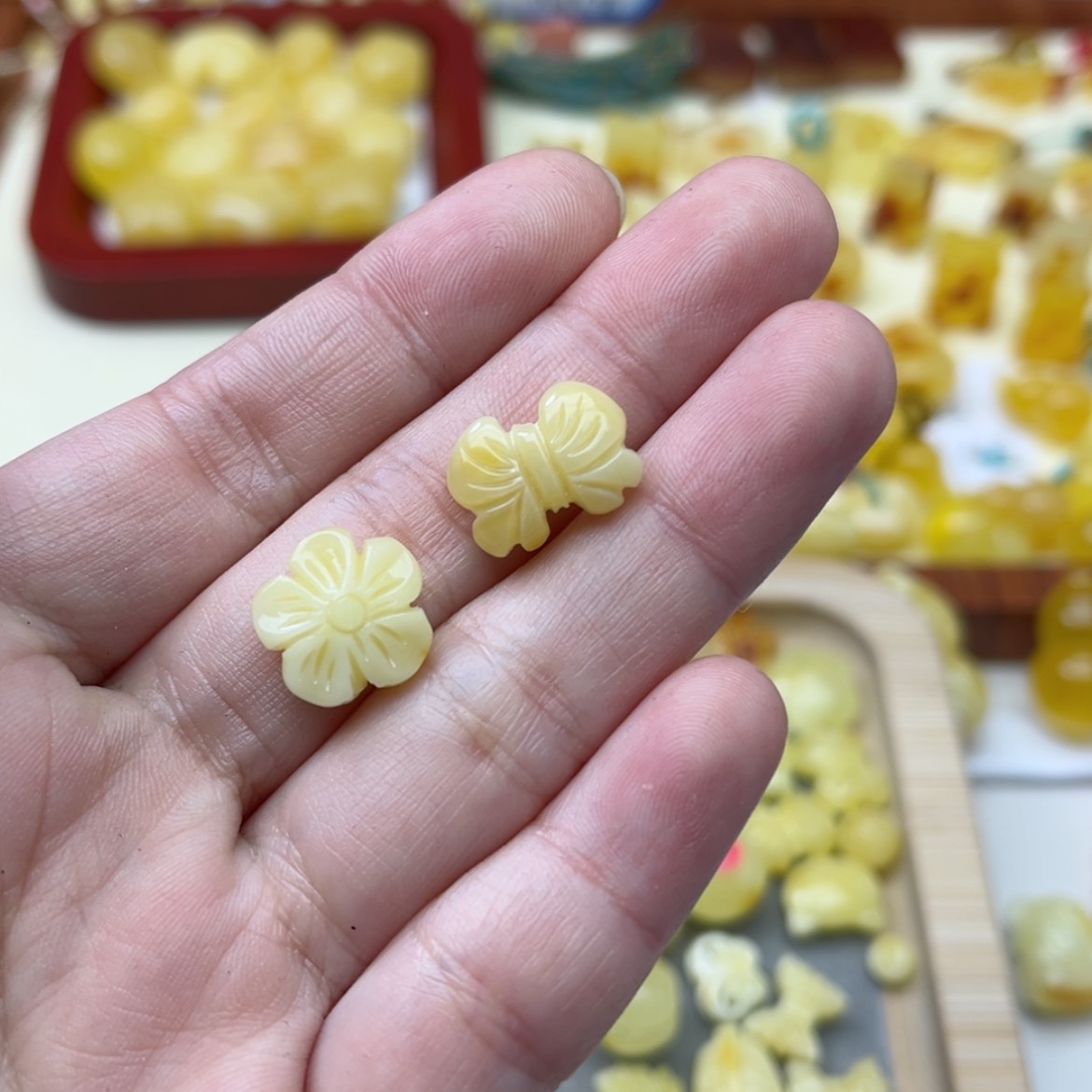 【闪购商品】蜜蜡裸石未镶嵌配饰