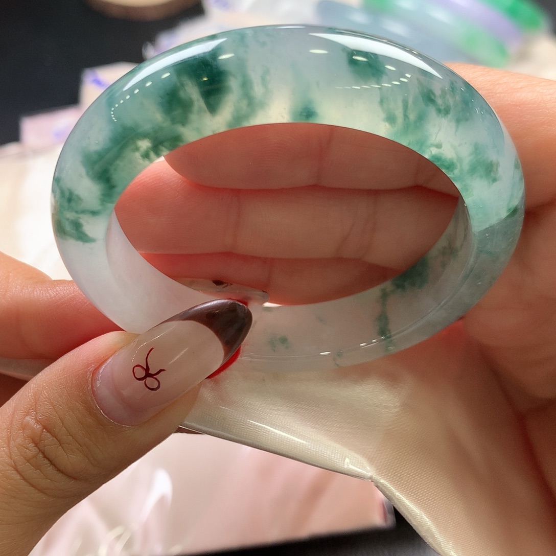 翡翠未镶嵌手镯25号