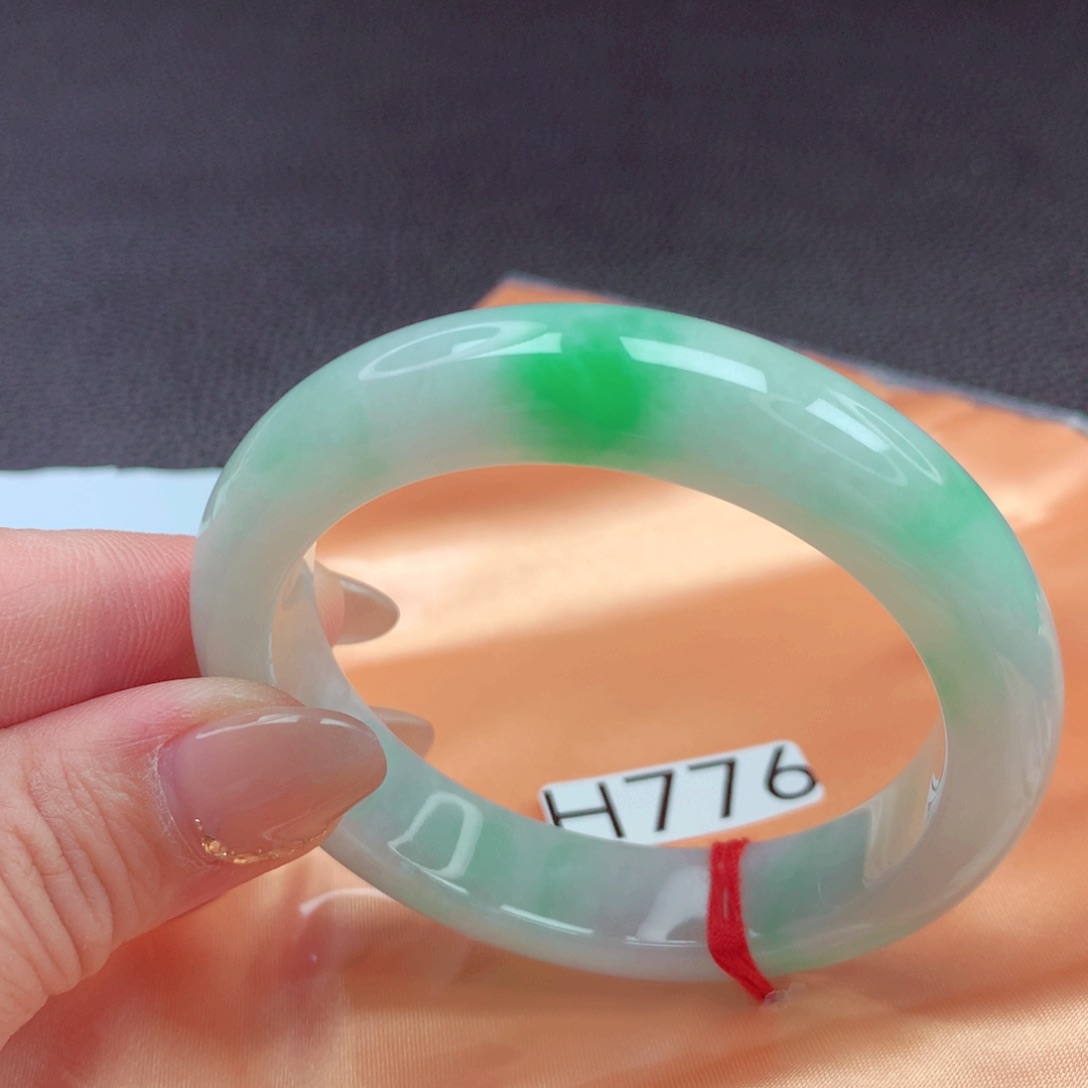 翡翠手镯未镶嵌手镯88