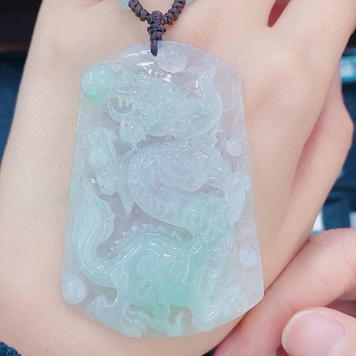 翡翠颈饰未镶嵌冰种龙牌