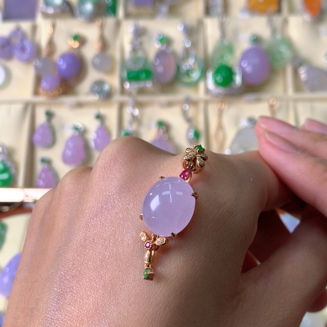 翡翠颈饰18K金镶嵌吊坠