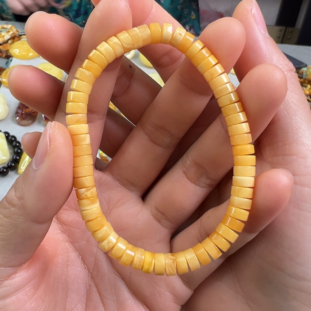 蜜蜡裸石未镶嵌蜜蜡