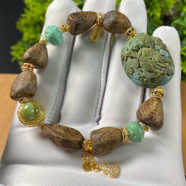 原矿绿松石国风美女沉香手串 松石23×28.5×15mm，12.57g，圈围16cm