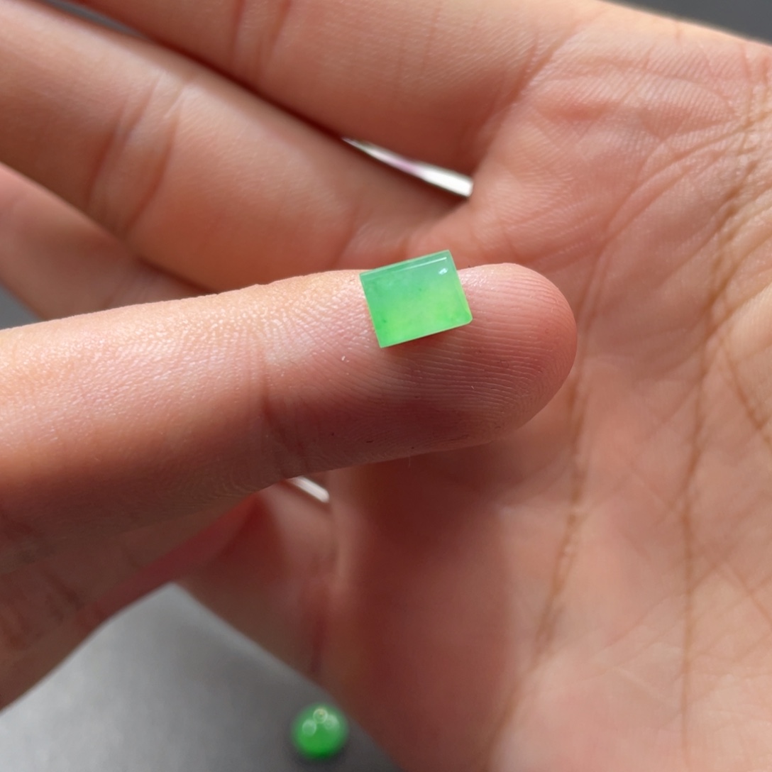 翡翠未镶嵌挂件翡翠